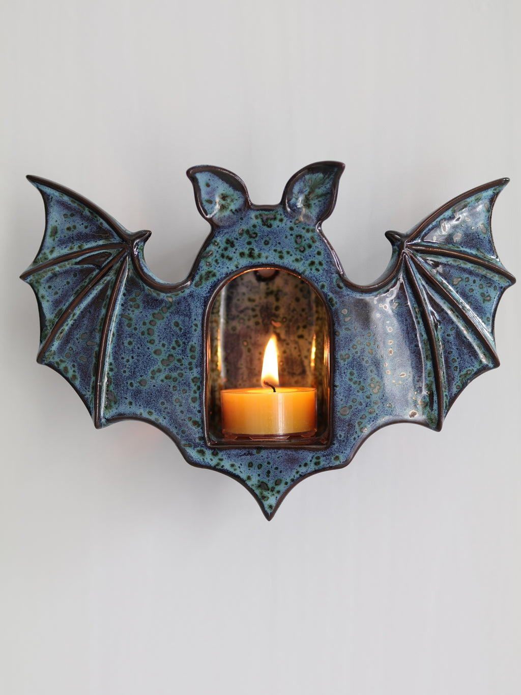 Bat Sconce, Nebula
