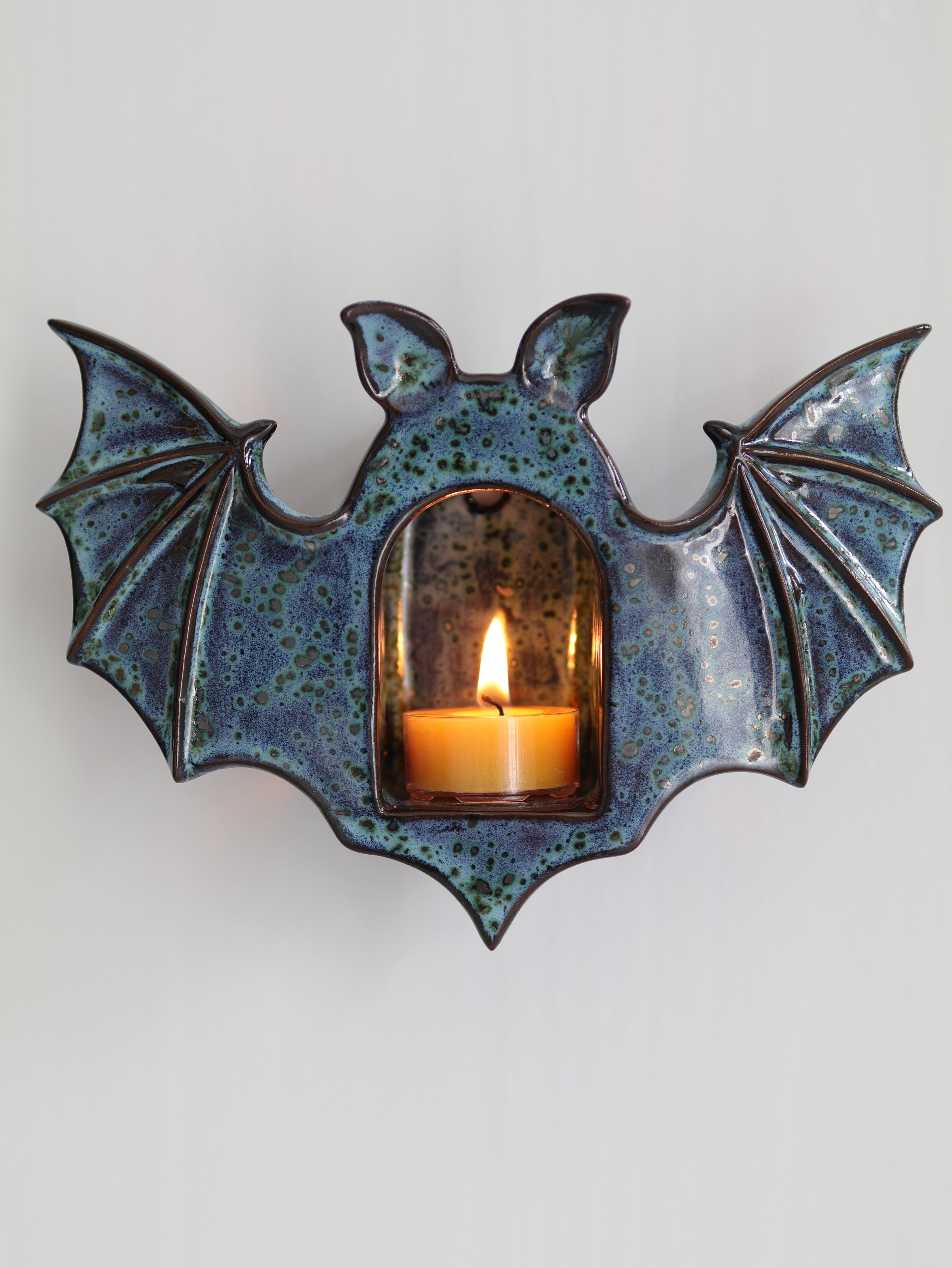 Bat Sconce, Nebula