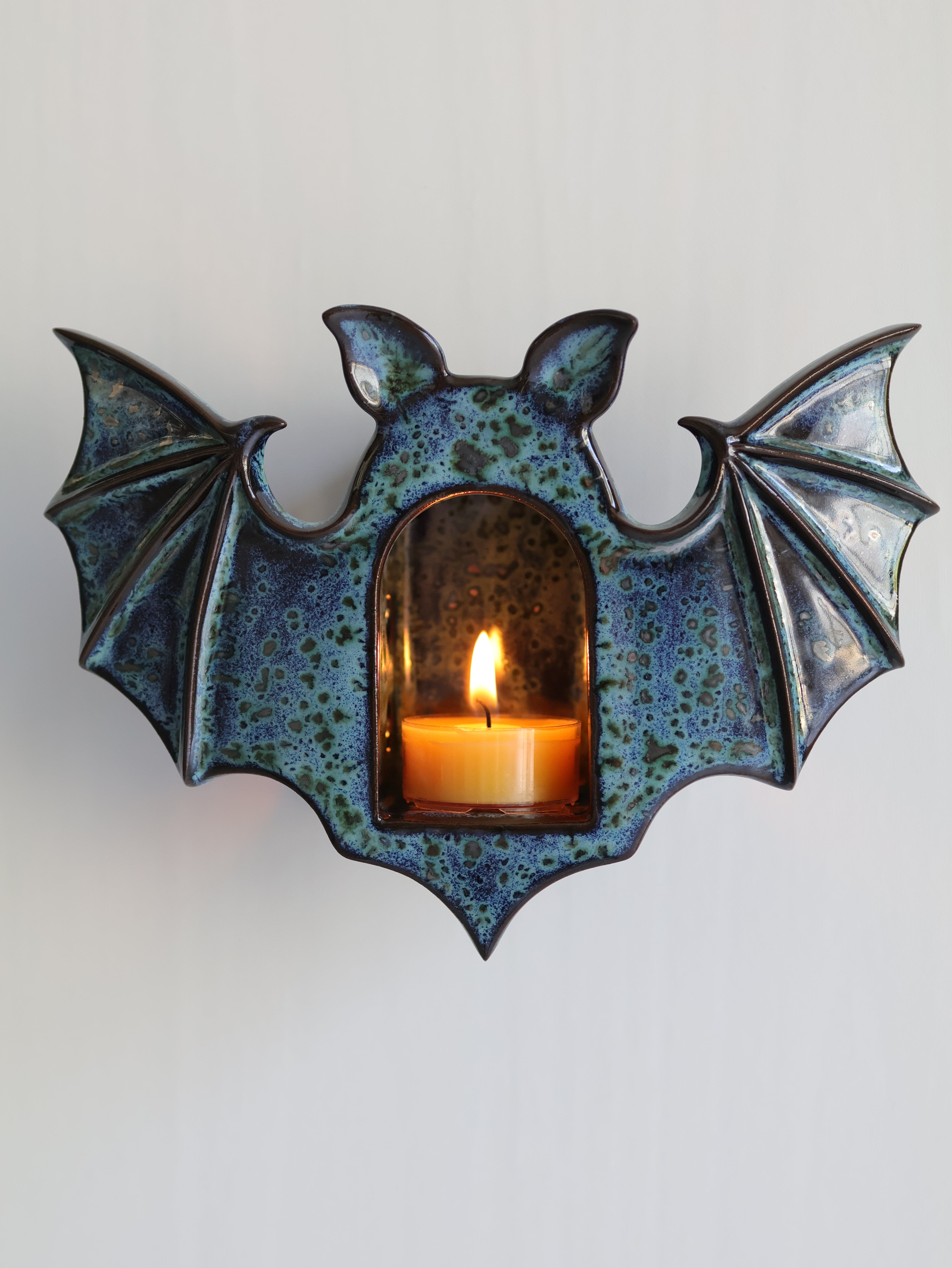 Bat Sconce, Nebula