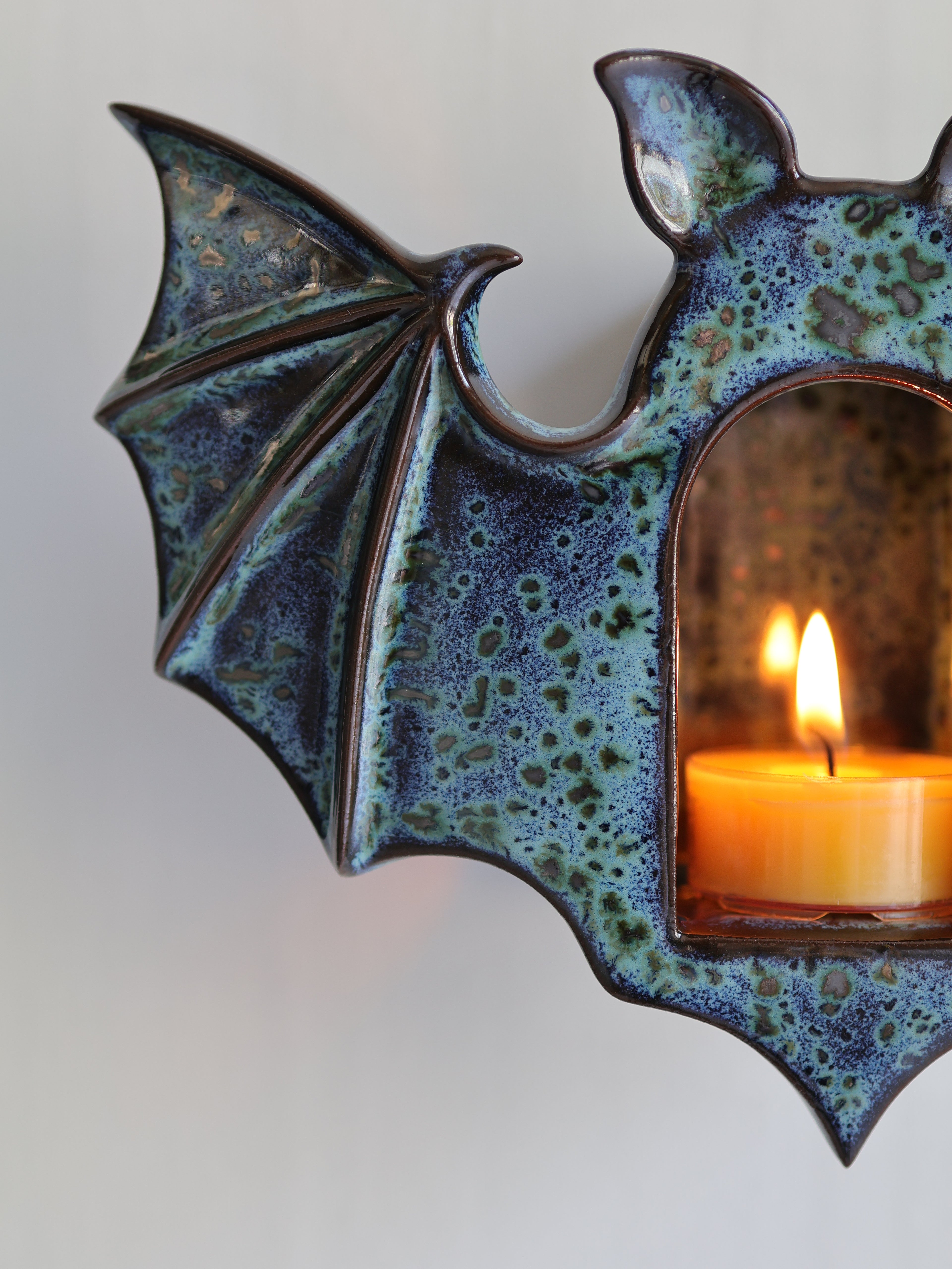 Bat Sconce, Nebula