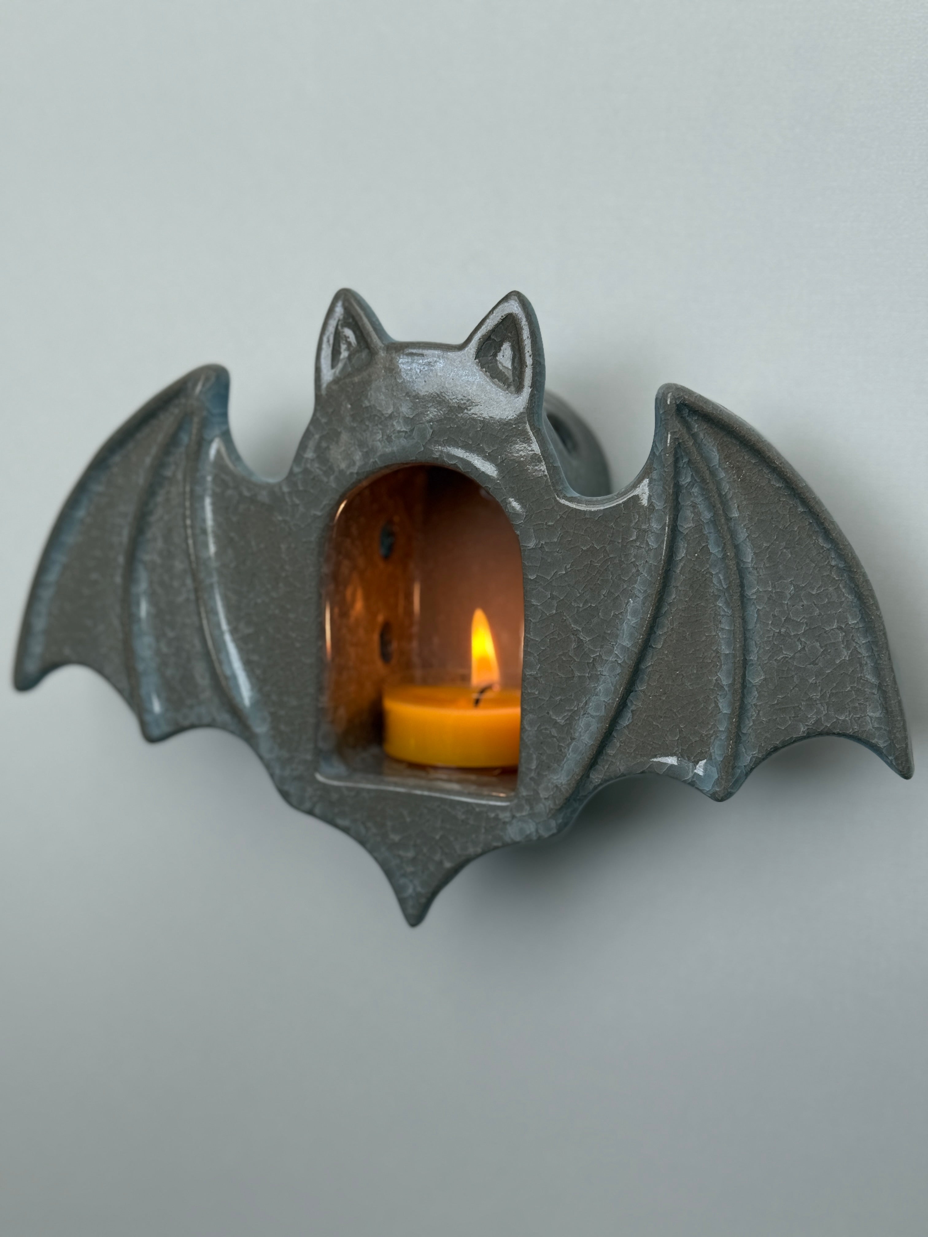 Bat Tealight Holder, Grey Crackle