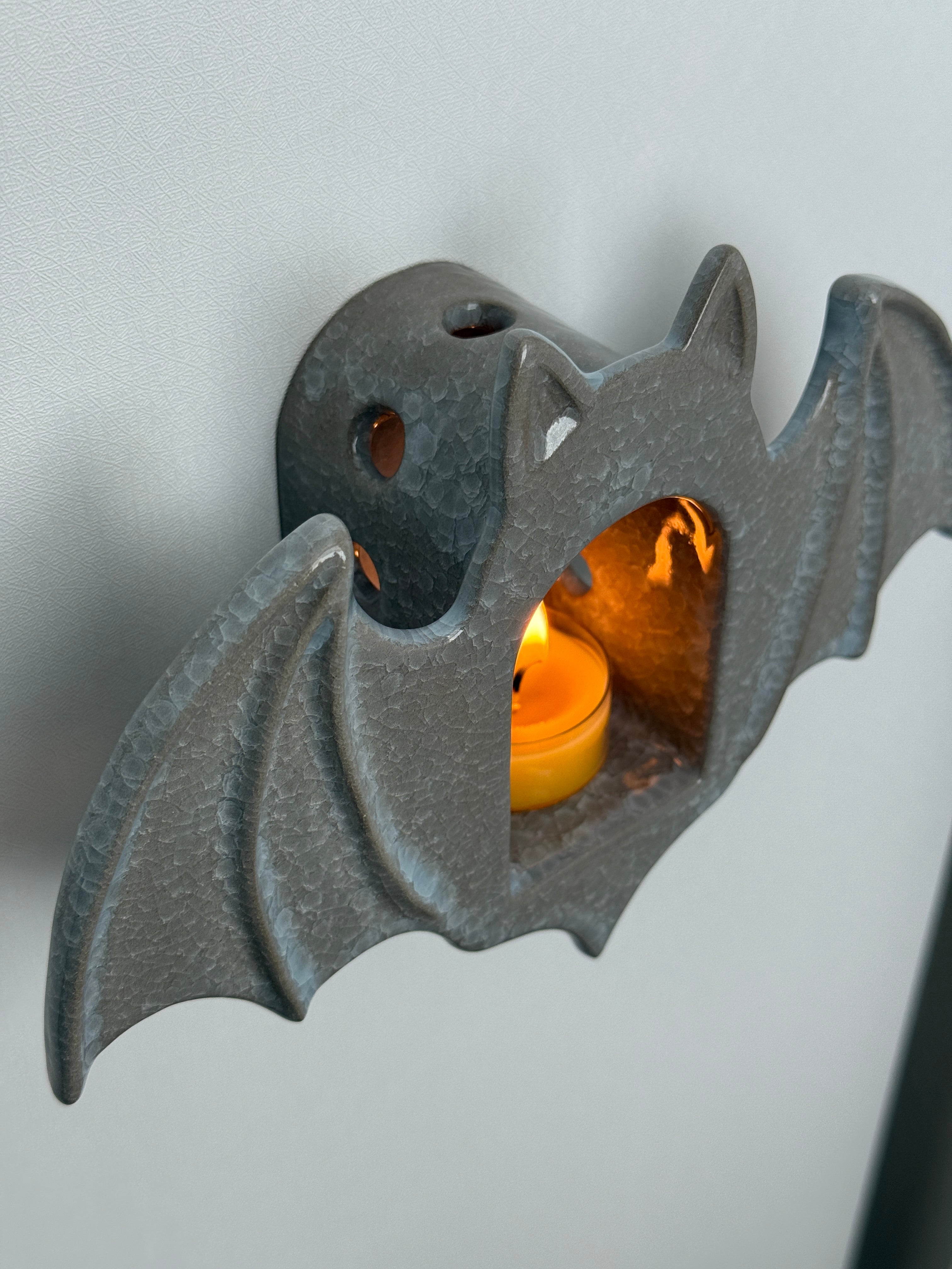 Bat Tealight Holder, Grey Crackle