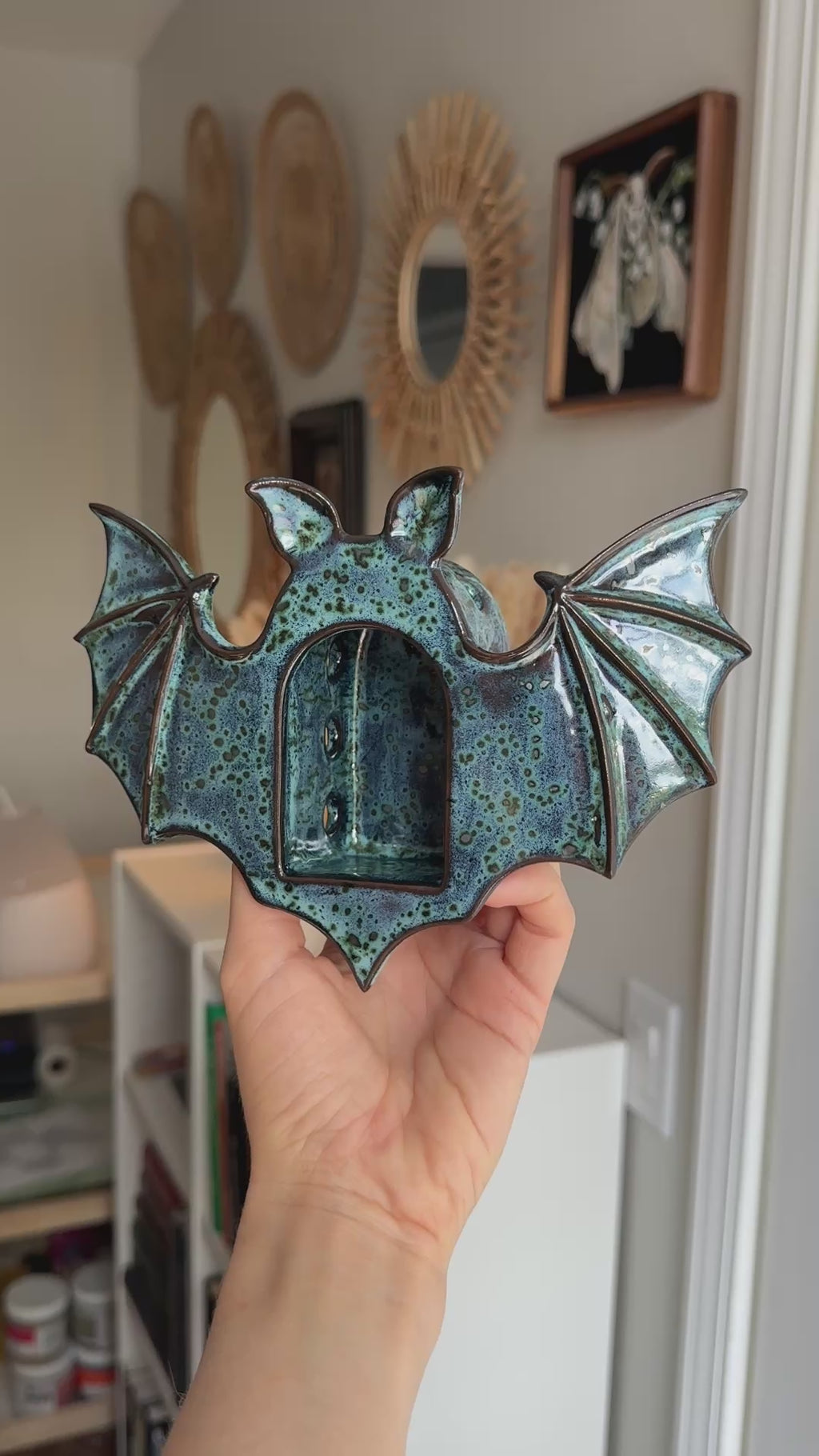 Bat Sconce, Nebula