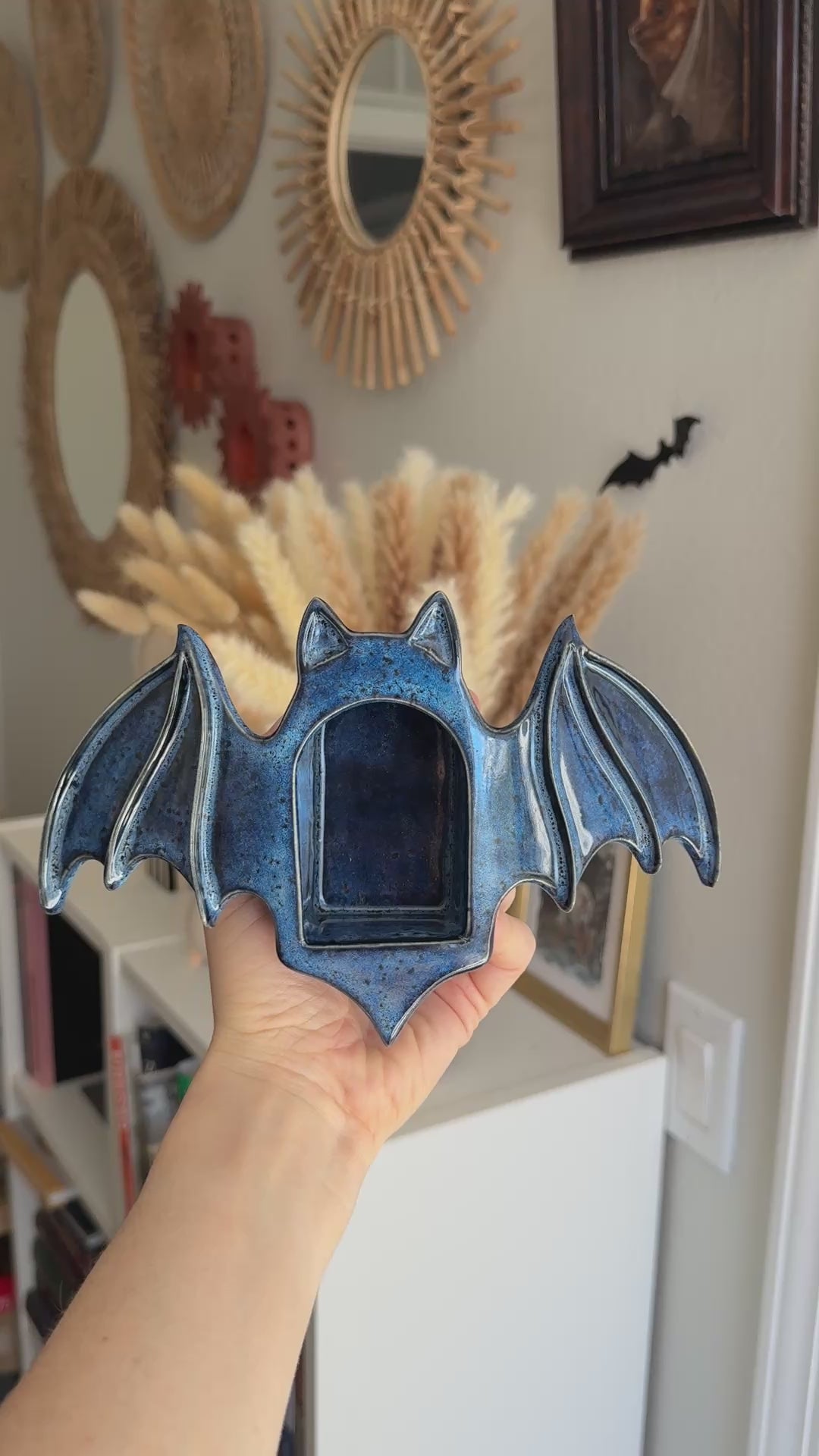 Bat Sconce, Abyss